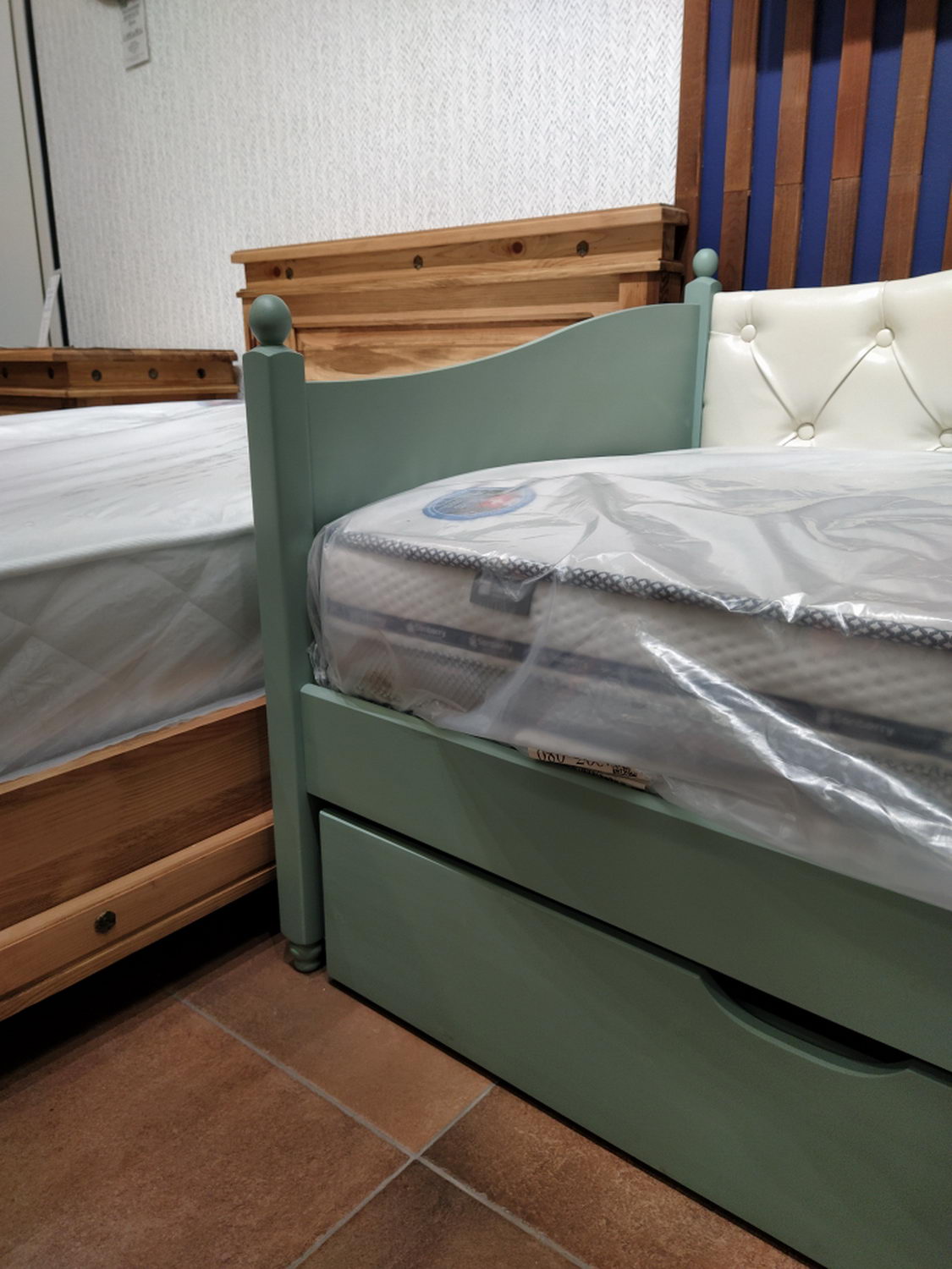 Тахта Айно №8 с мягким изголовьем с ящиками  900х2000