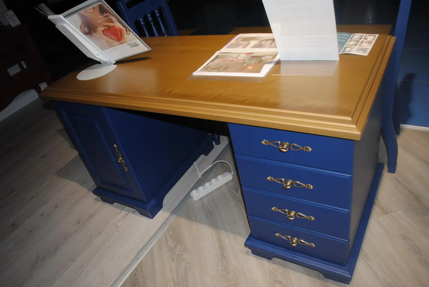 Стол Брусно кабинетный 2-тумбовый  6.3.02