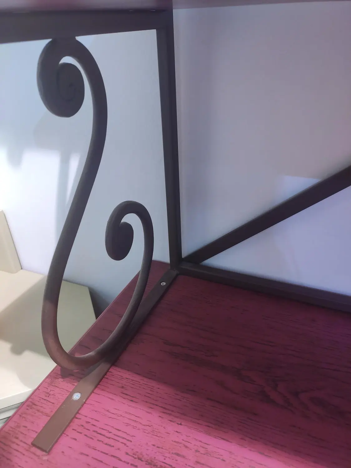 Граверса Валенсия 2-39 кованая, сосна