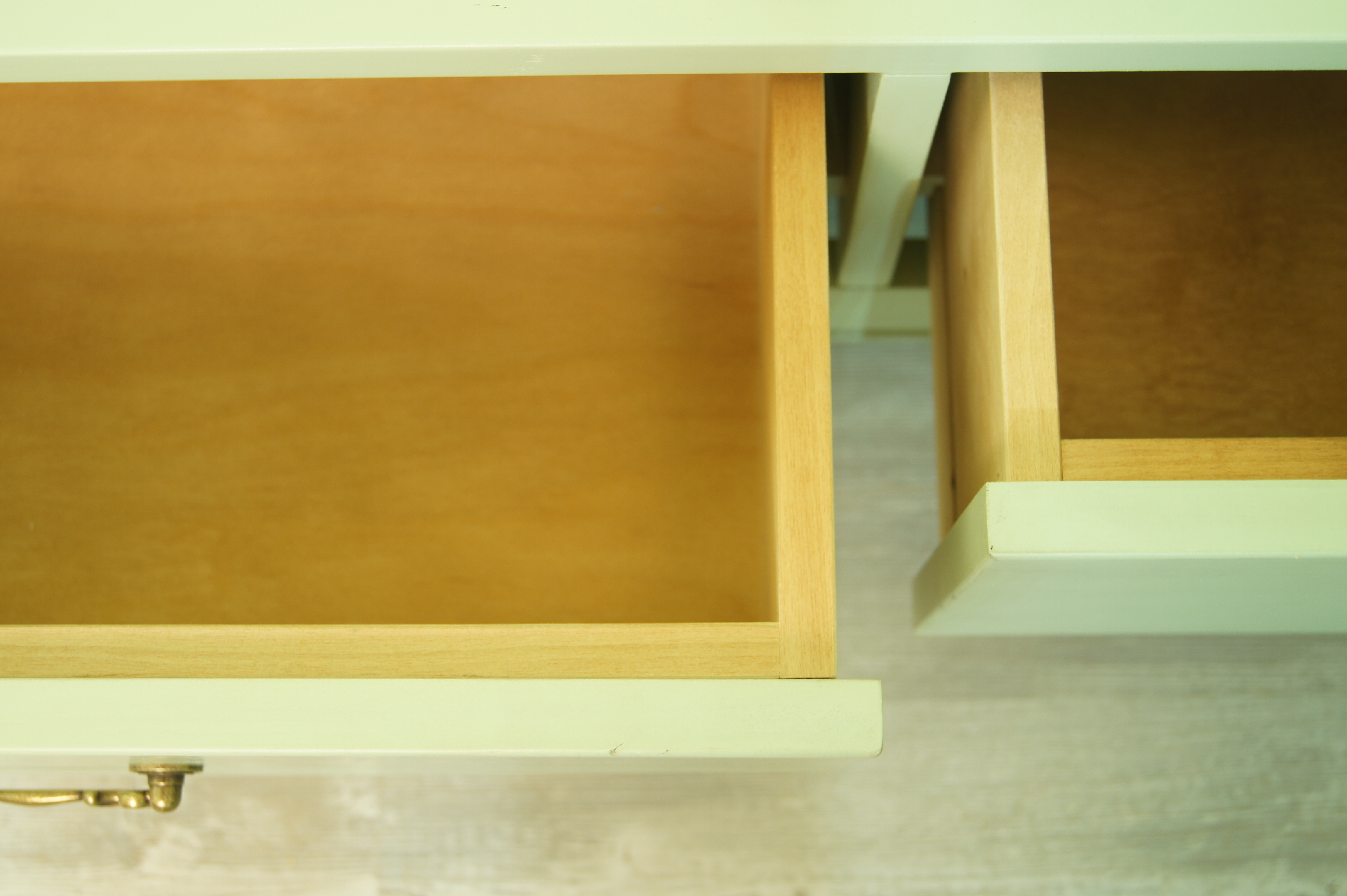 Шкаф трёхстворчатый массив "Olivia"