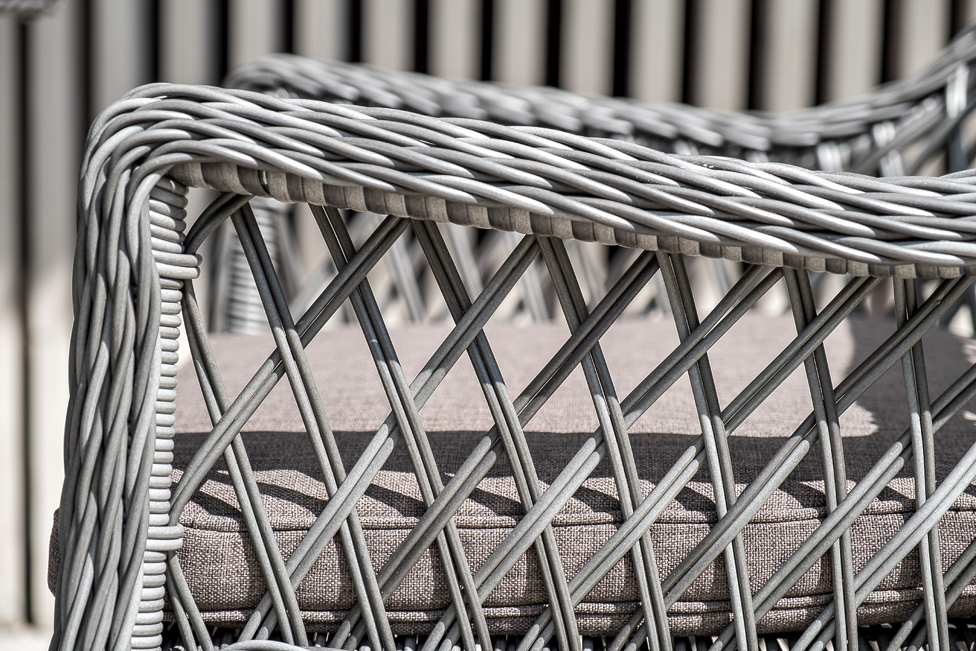 "Арлиш" обеденная группа плетеная на 4 персоны, цвет графит