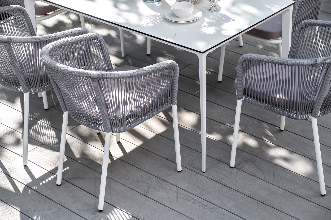 "Малакио" обеденная группа на 6 персон со стульями "Марцелло", каркас белый, роуп светло-серый