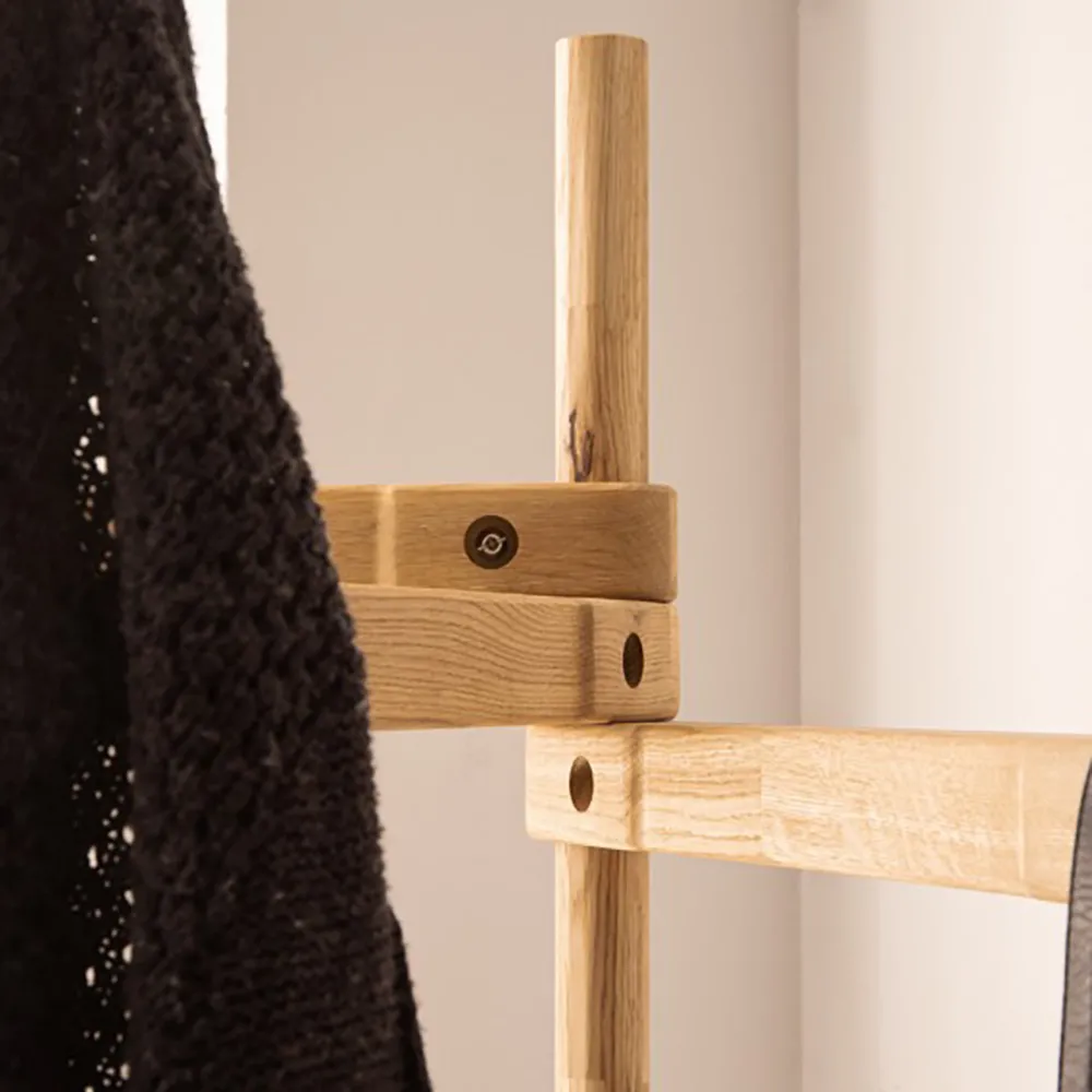 Вешалка для одежды Титус