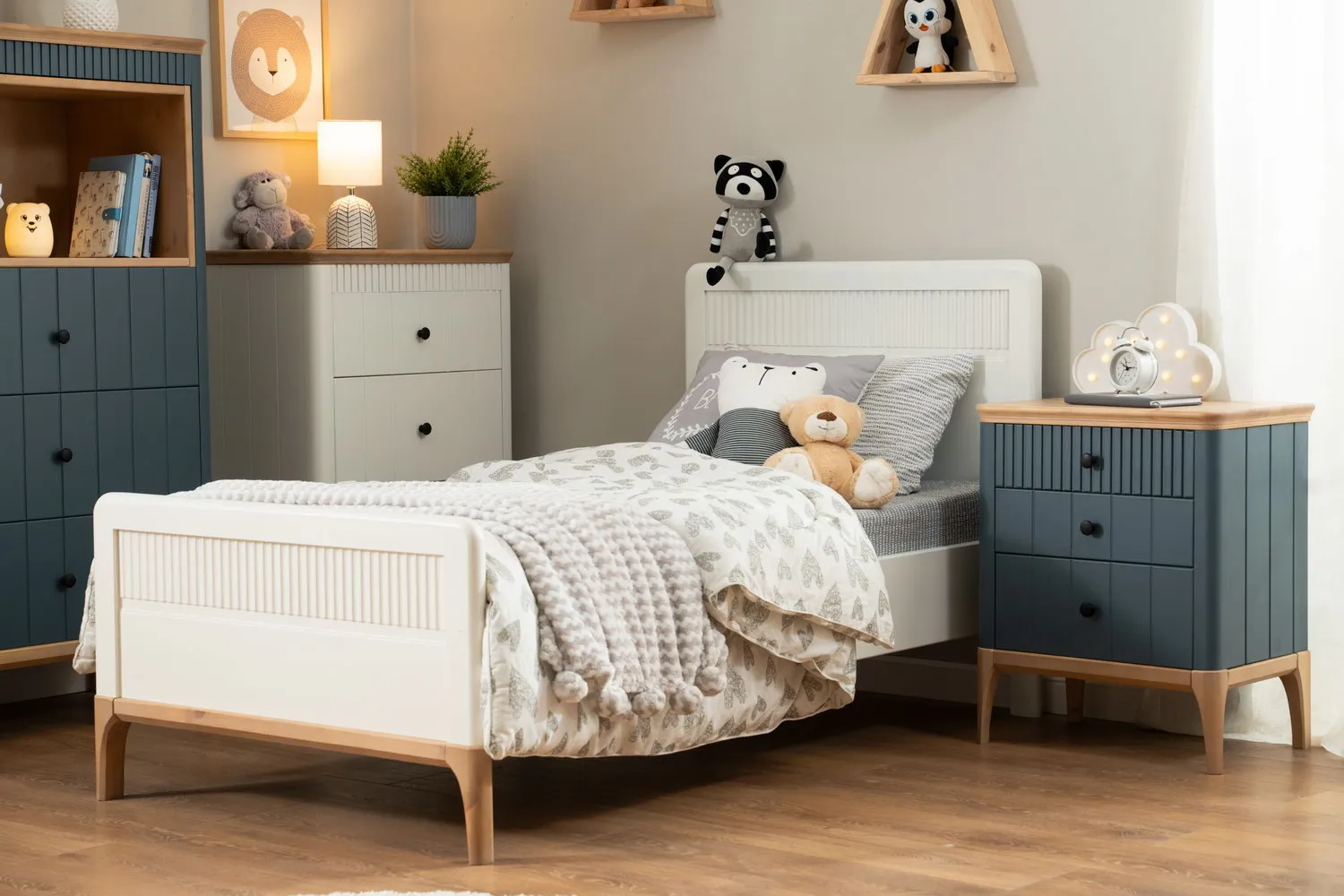   Кровать массив сосны Грета №2 900х2000  