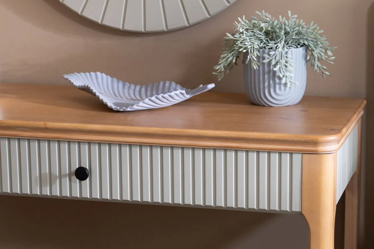 Консоль массив сосны Грета №2